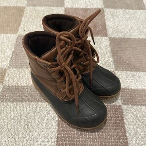 SPERRY Little Kids’ Port Duck Boot- Dark Beige/ Size 11
